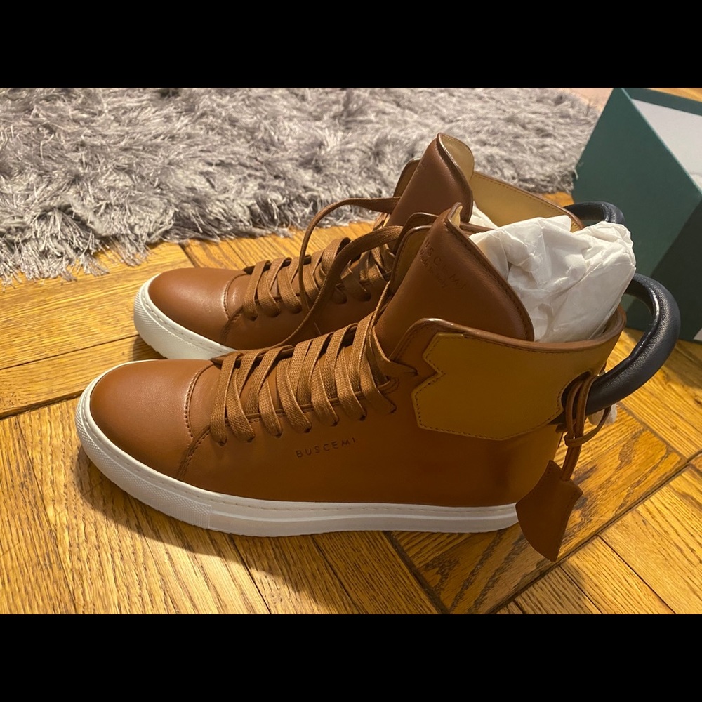 SOLD !! Bourbon brown and white leather sneakers - Picture 9 of 10
